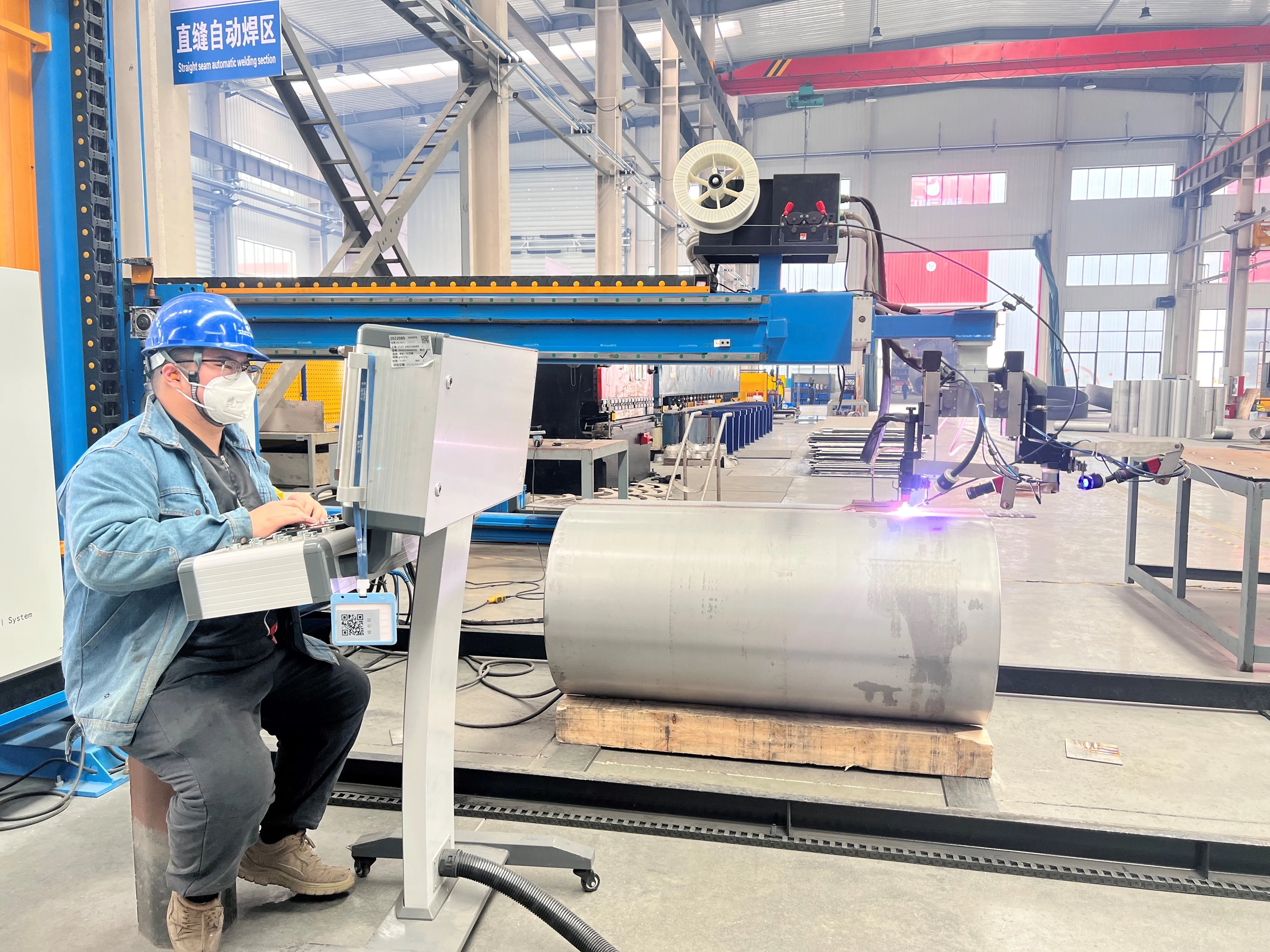 Automatic welding equipment view 1